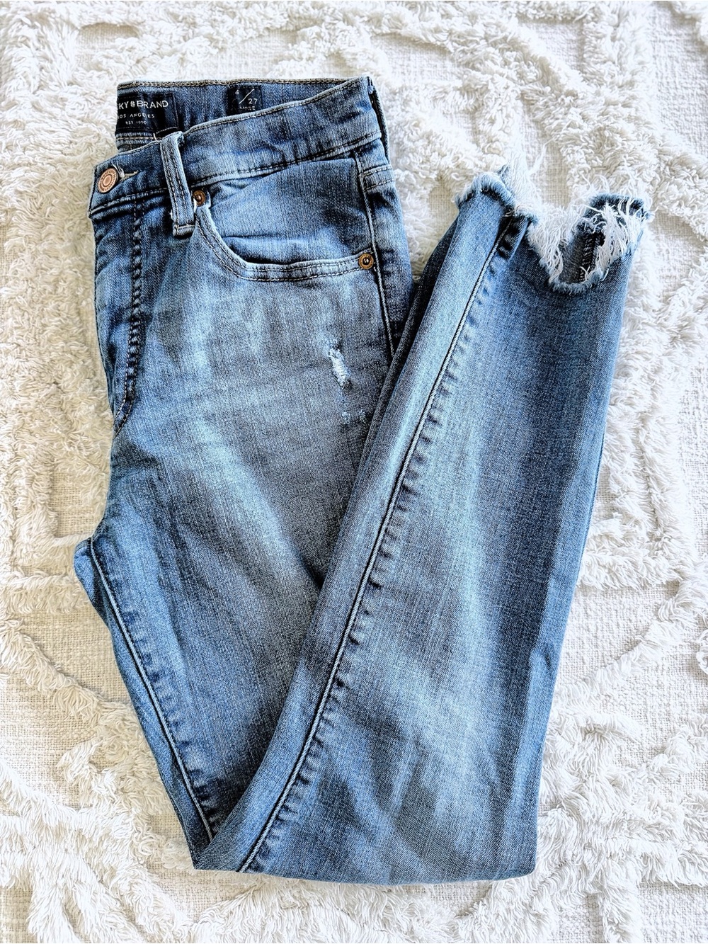 Lucky Brand Size 4/27 Distressed Skinny Jeans Raw Hem Medium Wash